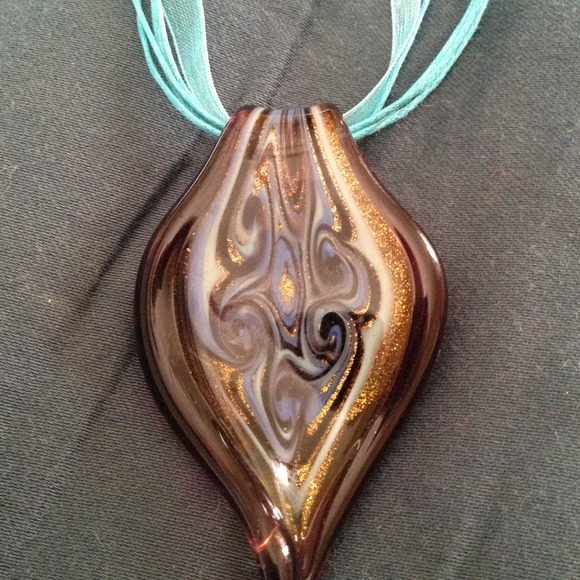 Glass blown pendant and ribbon chain - Picture 2 of 2