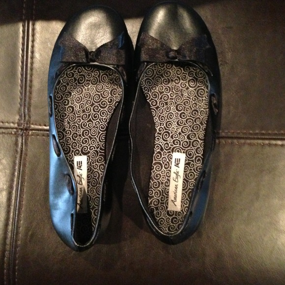 Black ballet flats