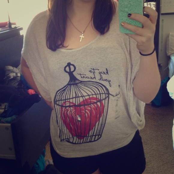 ❌SOLD❌"Key to your heart" flowy shirt