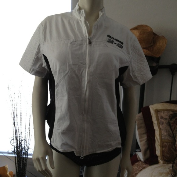 Harley zip front top!