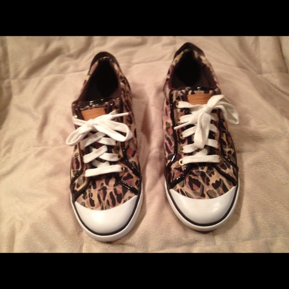 -->SOLD<-- 👟Leopard Print COACH Shoes 👟