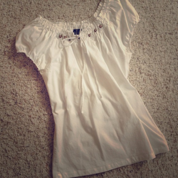 Tops - Cool white peasant top