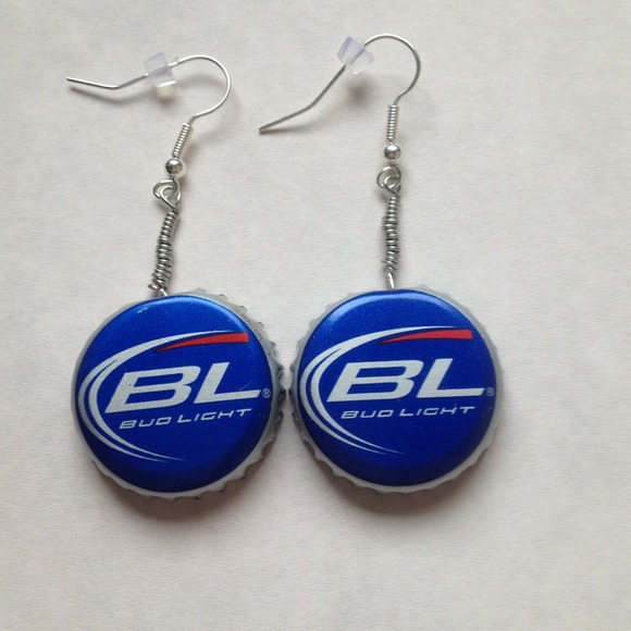 Bud Light bottle cap Earrings. - Picture 1 of 1