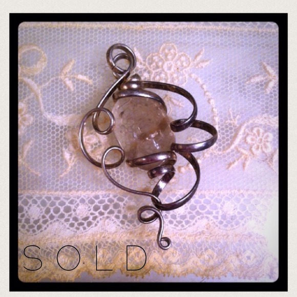 SOLD!!! Unique Wire & Quartz Pendant