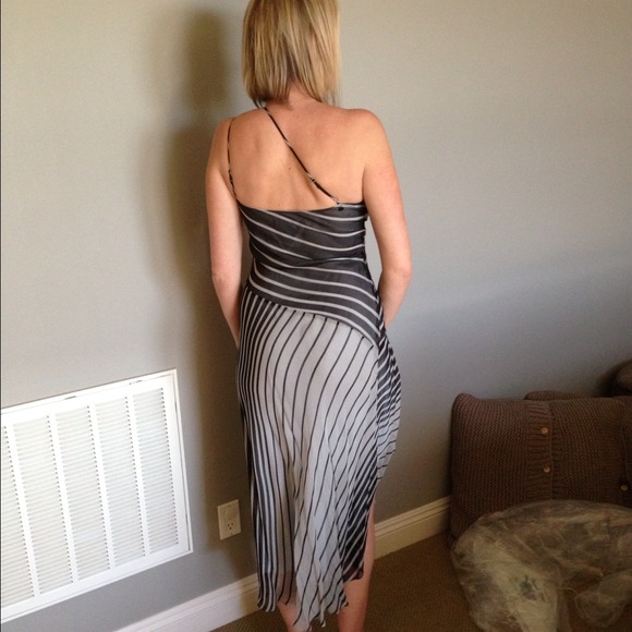 BCBG dress. Very figure flattering. REDUCED!!! - Picture 3 of 3