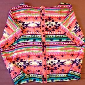 Loose, Aztec print crop top! Cute buttons on back!