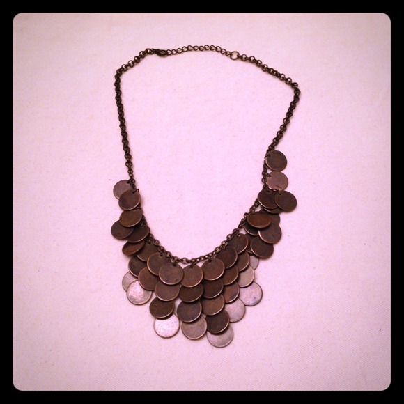 🎪MARKED DOWN🎪Vintage Tiered Necklace $2⃣5⃣➡$2⃣0⃣