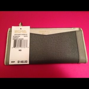 Additional Pictures - Michael Kors Saffiano Wallet