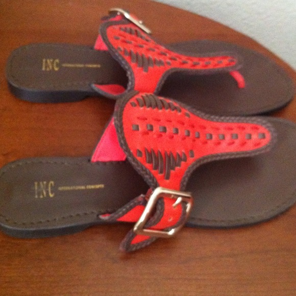 💢SOLD💢I•N•C Sandals - Picture 3 of 3