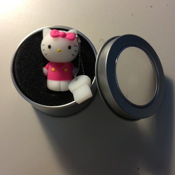 Hello Kitty USB 32G - Picture 3 of 4