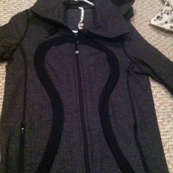 Lululemon hooded stride jacket black size 8