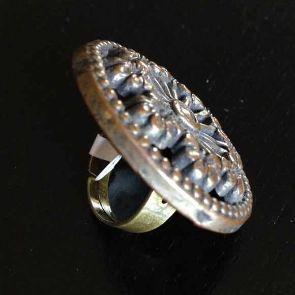 Vintage Antique Gold Button Ring - Picture 4 of 4