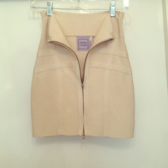 💋Sold💋Herve leger skirt