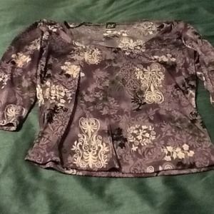 **Sold**Light purple retro design shirt