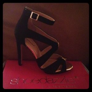 ❤Reduced❤ Never been worn heels!!!
