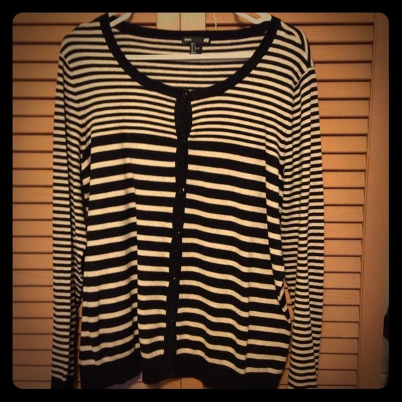 SOLD IN BUNDLE H&M striped cardi