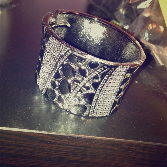Express dark chrome cuff