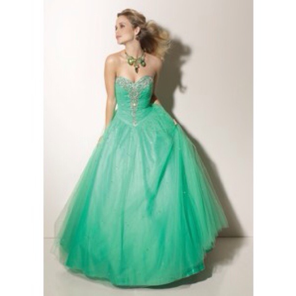 Paparazzi by madeline gardner 2012 prom dress