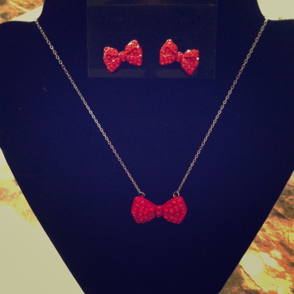 Red bow necklace and earring set