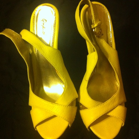 Beautiful yellow heels