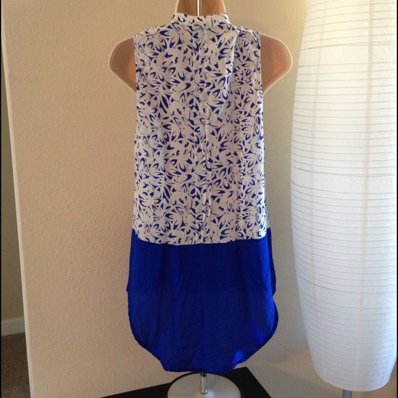 ✋Bundled✋Anthropologie hi-lo top - Picture 2 of 2