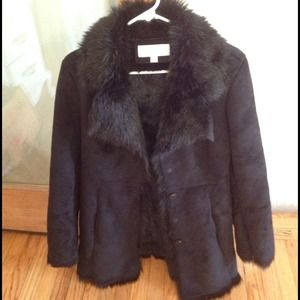 Jones New York Black Coat w/fur lining