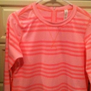 Lululemon NWT Warm Up Crew size 6 reserved