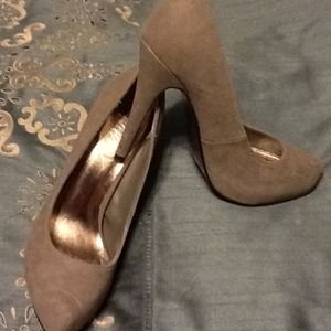 4" never worn gray suede heels
