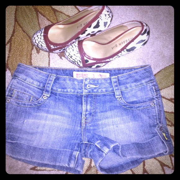 Low Rise Mossimo Short jeans