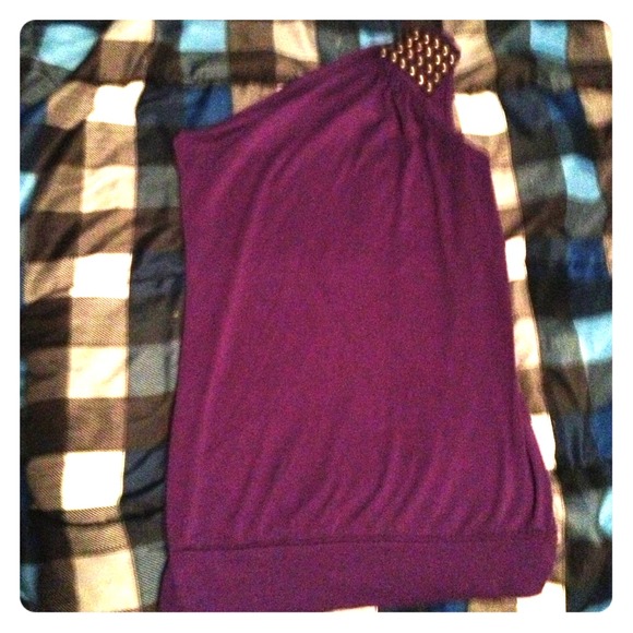 Sold in bundle. One shoulder purple shirt