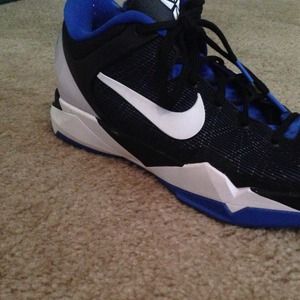 Selling Kobe shoes