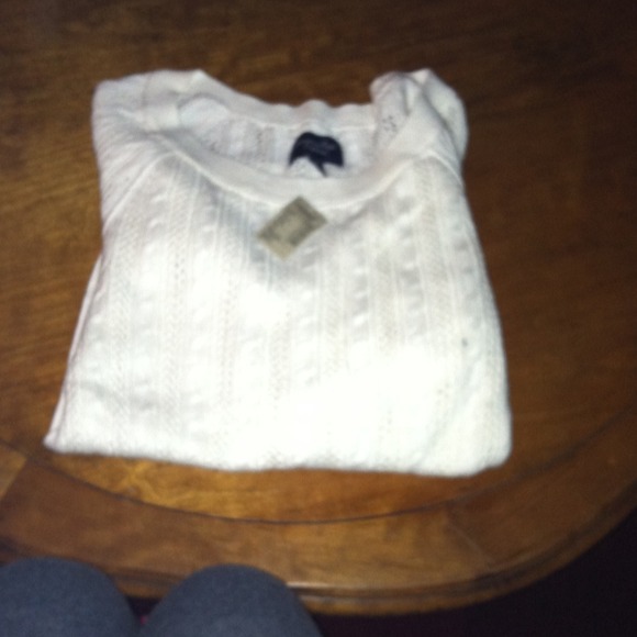 sweater - Picture 2 of 4