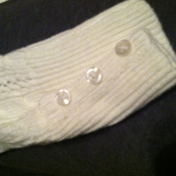 sweater - Picture 4 of 4