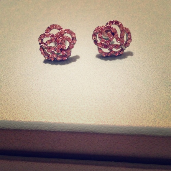 SOLD! Crystal Flower Earrings!