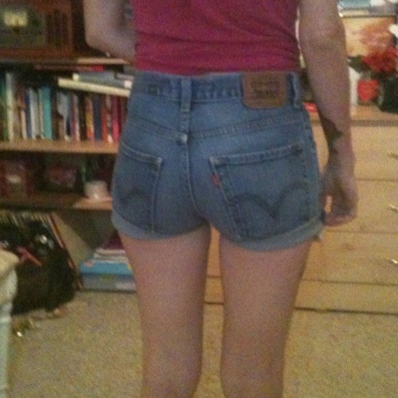 Traded with gchipres---Levi's high waisted shorts