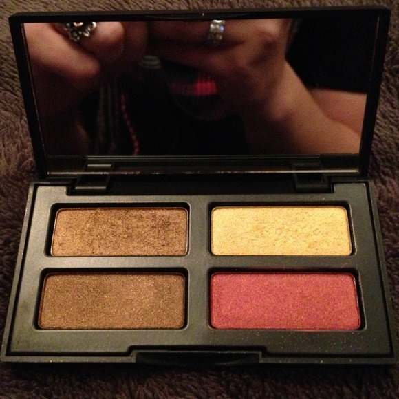 Kat Von D true romance eyeshadow palette