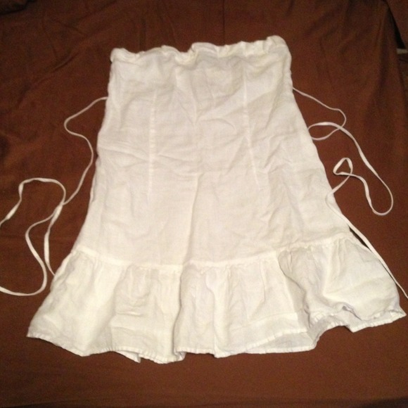 Strapless white 100% linen minidress