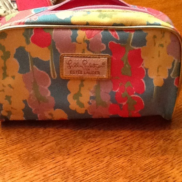 Makeup Bag on hold for @thumper95