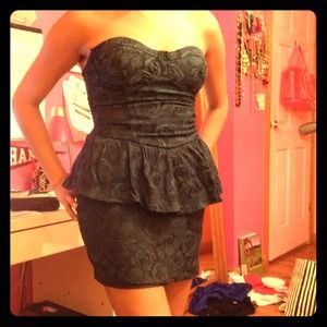 Gorgeous tiered dress,Sweetheart neckline,