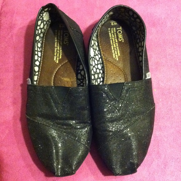 '''Sold'''Toms Black Glitter Flats