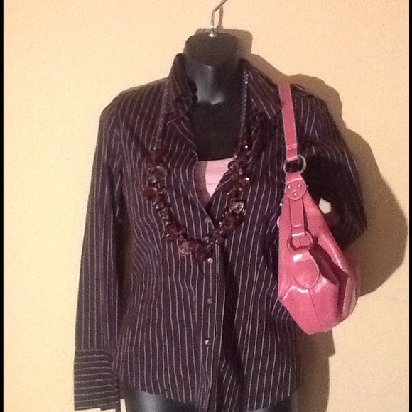 🎉REDUCED🎉✨Blk Button-Up w/PinStripes✨