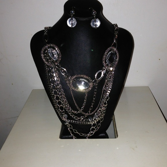 Necklace & earring set✨Reduced✨