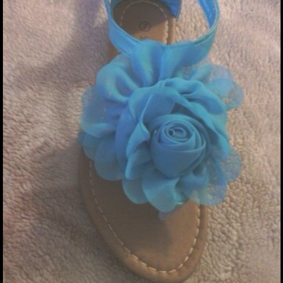 *Sandals - Picture 2 of 2