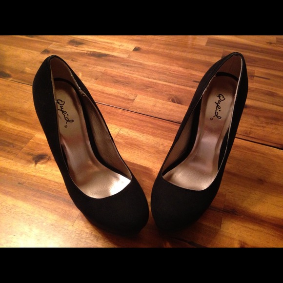 SOLD - Picture 2 of 4