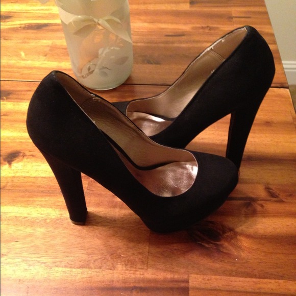 SOLD - Picture 3 of 4