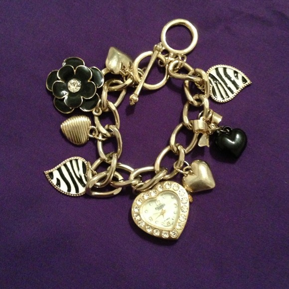 🔉Stainless steel gold charm bracelet watch 🔉