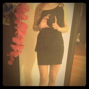 ✨No longer available✨ Off the market designer LBD