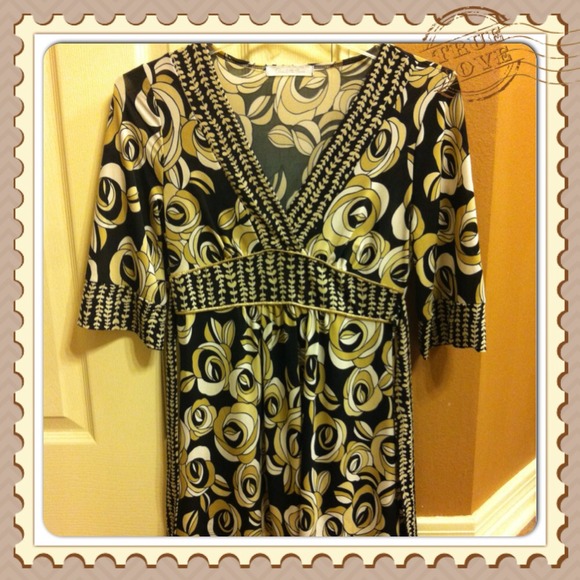 New Orleans "Saints" colored silky top 😎