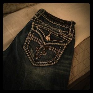 {{Price reduced}} Rock Revival "Eva"