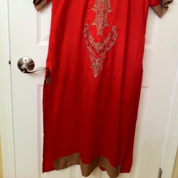 Dress - Picture 2 of 4